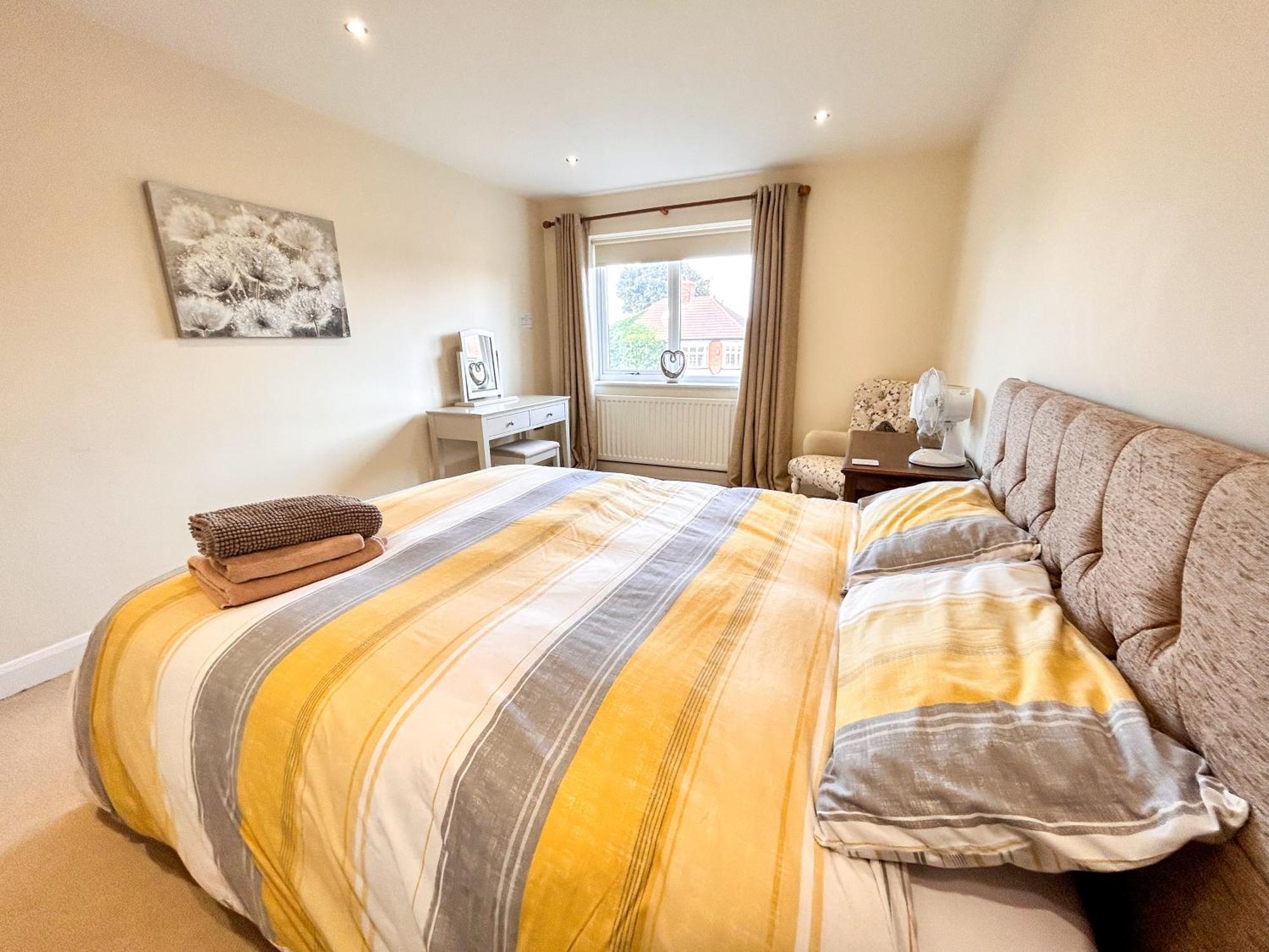 6 Serviced At St Josephs Court, By Visit Apartamento Cleethorpes