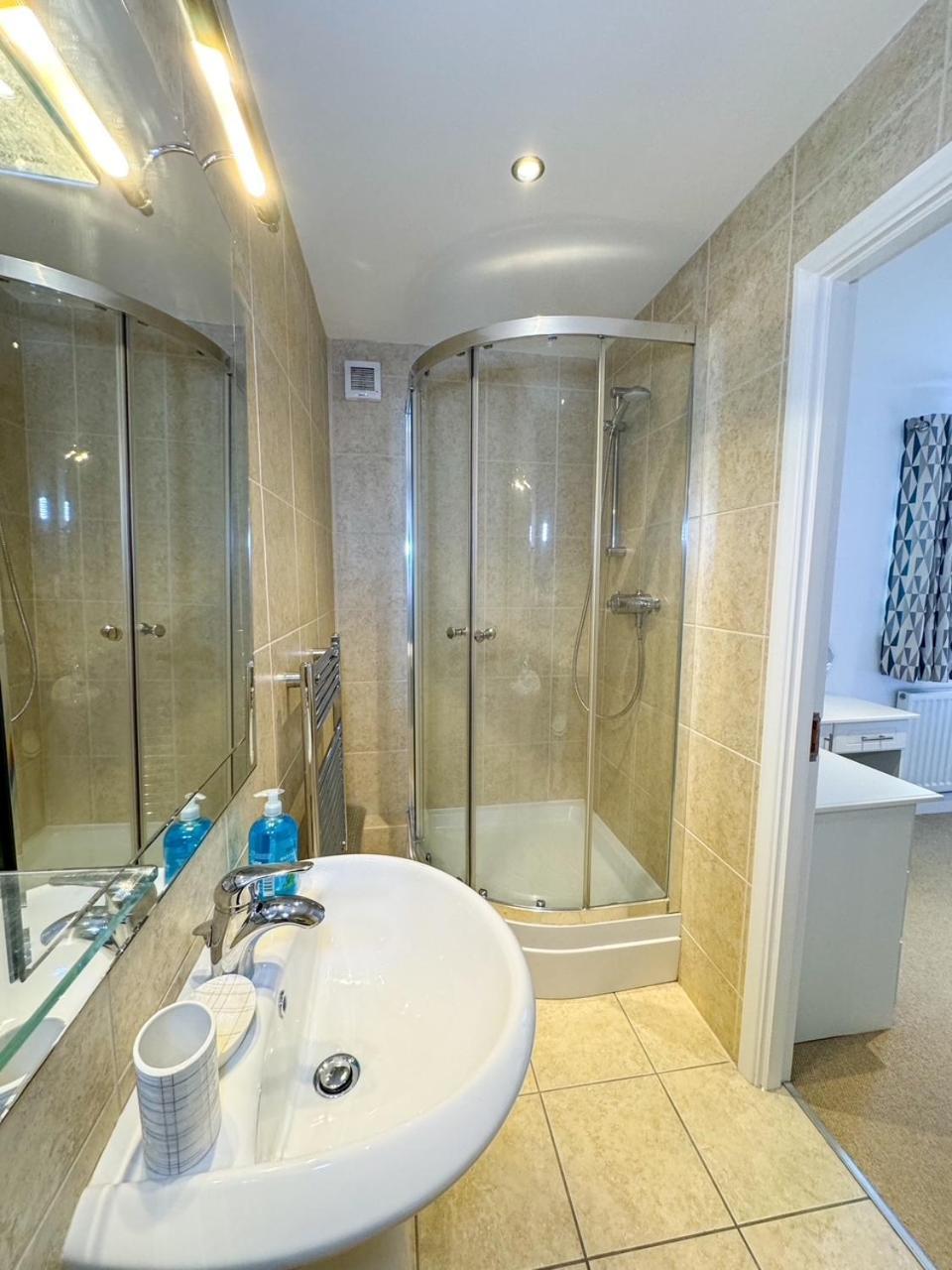 Apartamento 6 Serviced At St Josephs Court, By Visit *