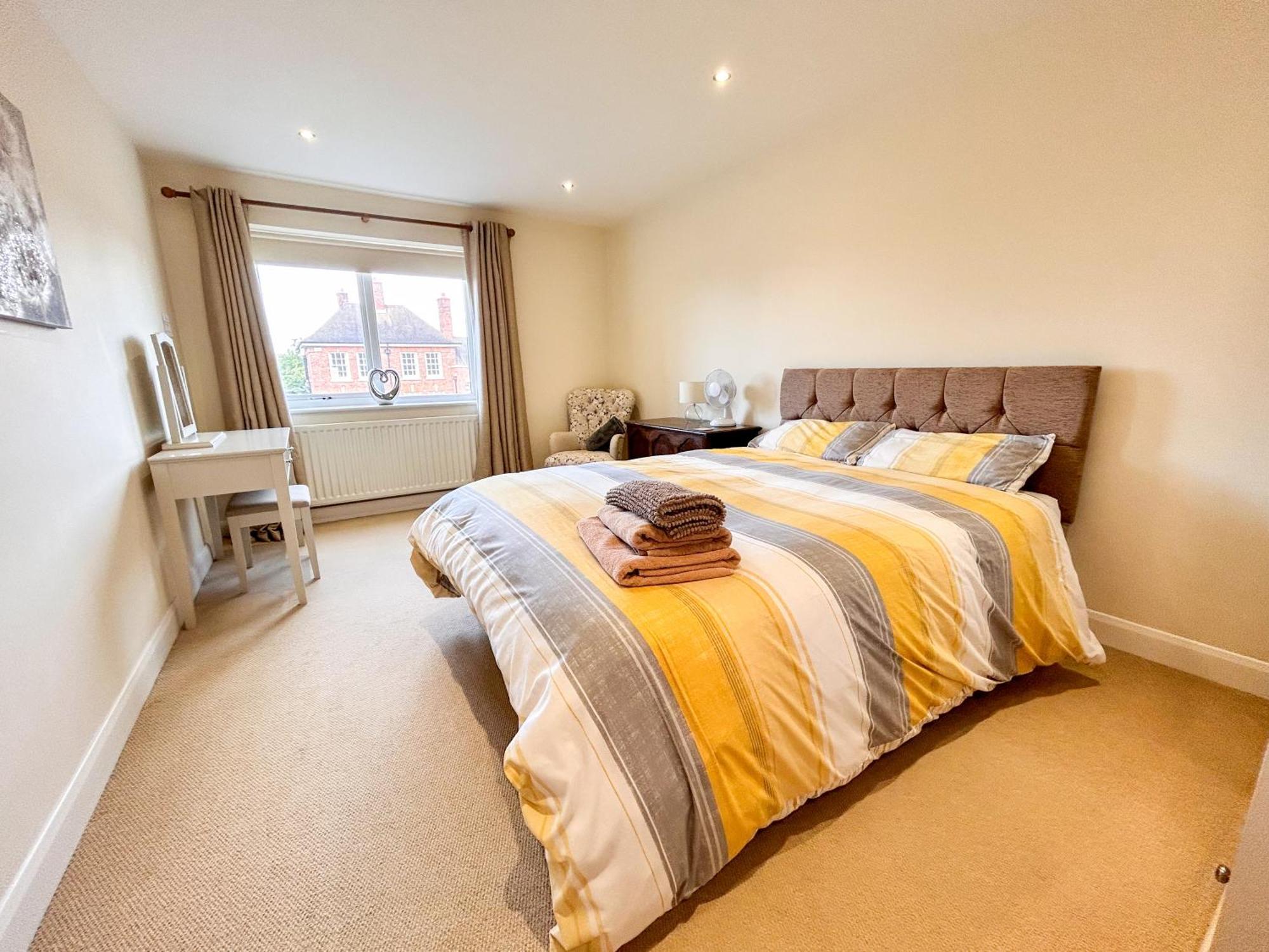 Apartment 6 Serviced At St Josephs Court, By Visit Cleethorpes