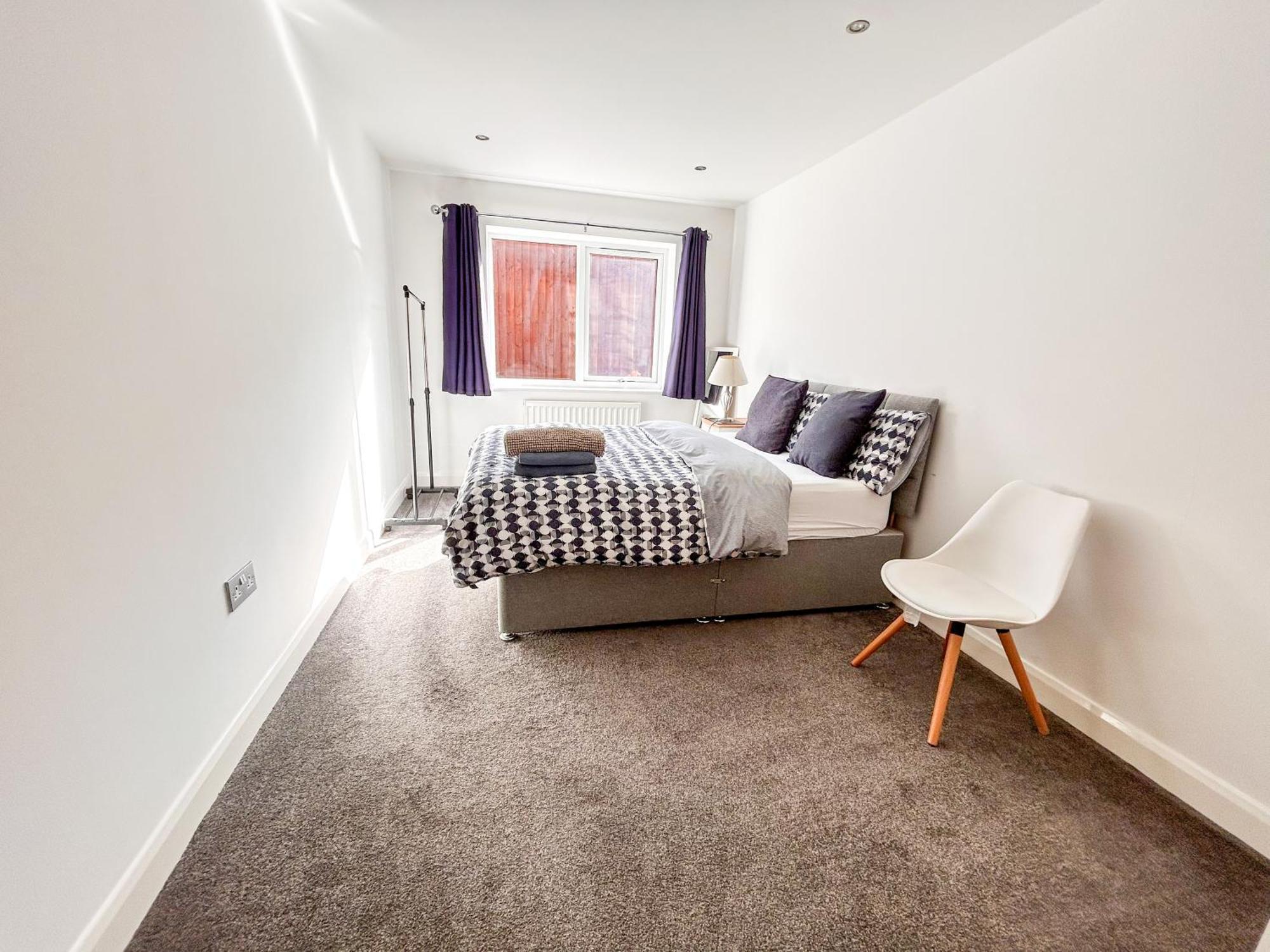 6 Serviced At St Josephs Court, By Visit Apartment *