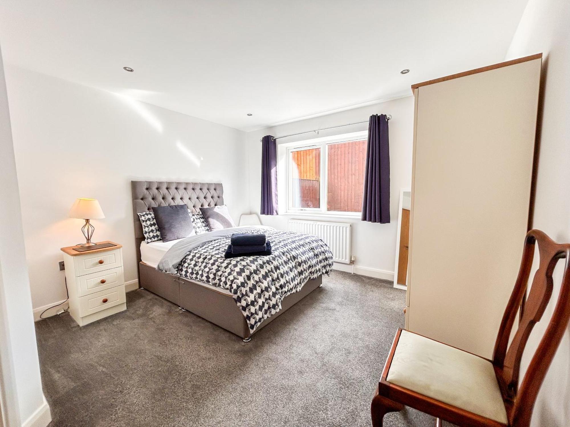 6 Serviced At St Josephs Court, By Visit Apartment *