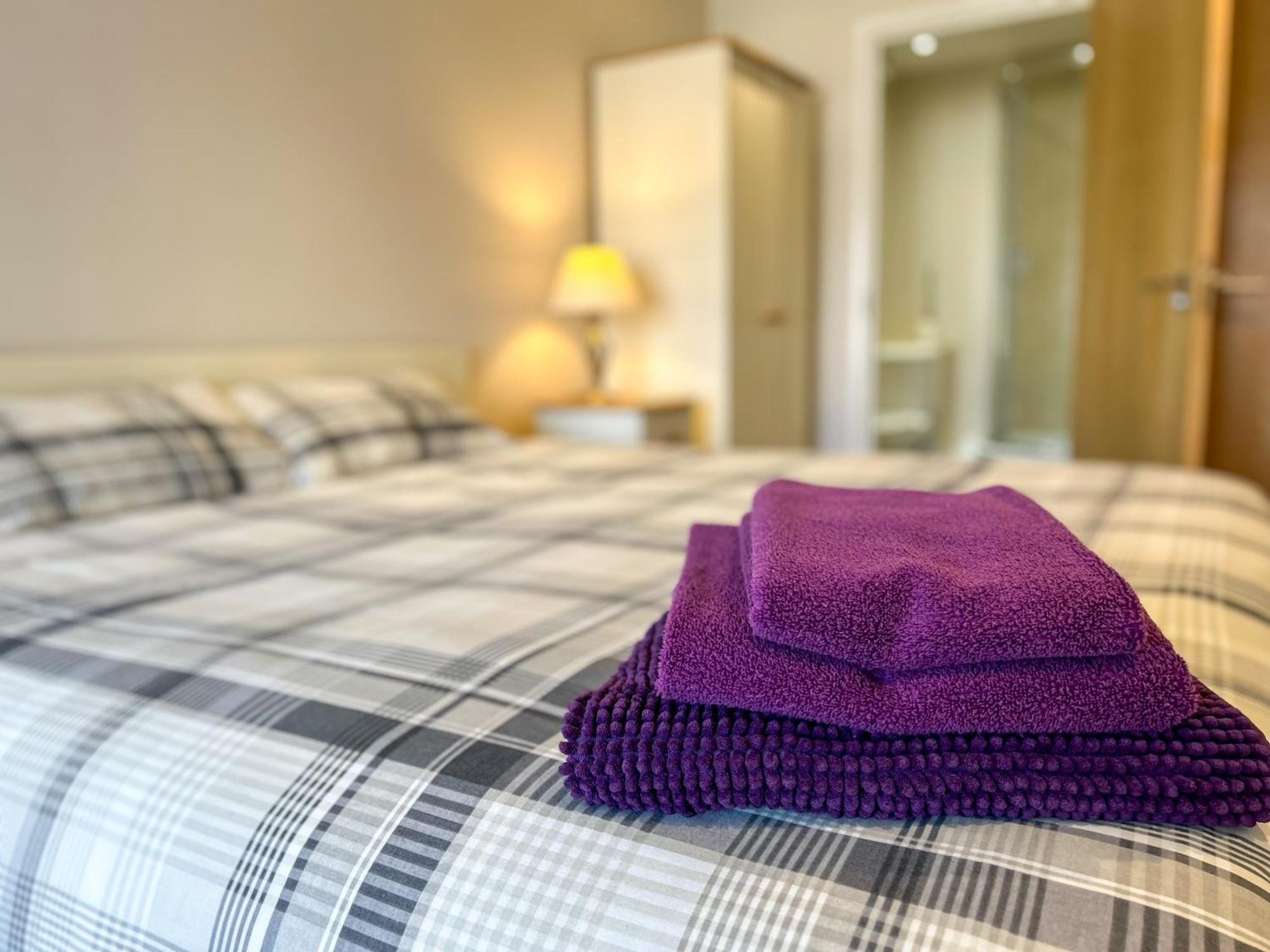 6 Serviced At St Josephs Court, By Visit * Cleethorpes