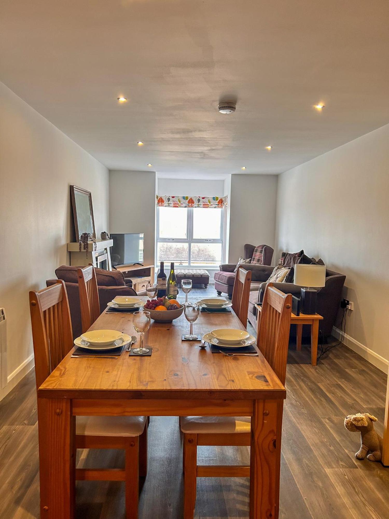 6 Serviced At St Josephs Court, By Visit Apartment *